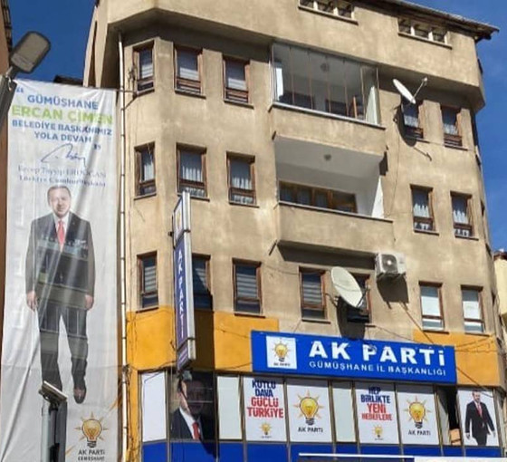 AKP'nin 23 yıldır il başkanlığı olarak kullandığı bina satışta