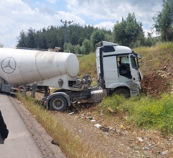 Antep'te minibüsle beton mikseri çarpıştı: Dokuz ölü, 10 yaralı
