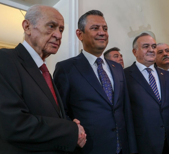 Devlet Bahçeli'den Ali Mahir Başarır'a 'köstekli saat' hediyesi