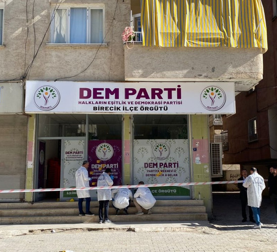 Birecik'te DEM Parti binasına saldırı: Belediye Başkanı Begit'in kardeşi gözaltına alındı