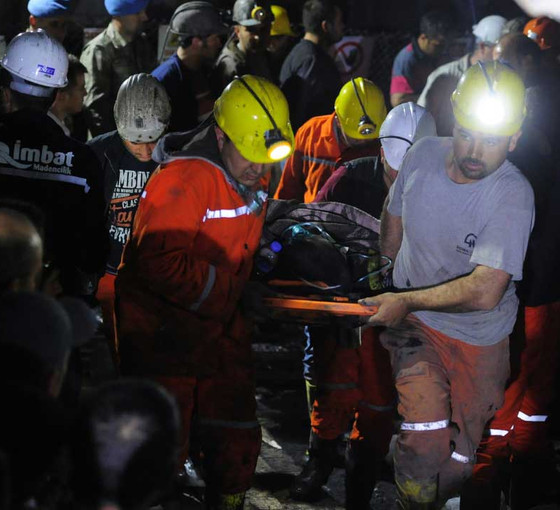 Soma Maden Katliamı Davası'nda 28 kamu görevlisi ilk kez hakim karşısına çıktı, duruşma ertelendi
