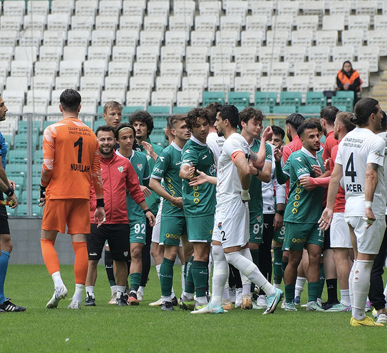 Vanspor PFDK'ya sevk edildi, taraftar tepkili: 'TFF bu şehrin emeğini çaldı'