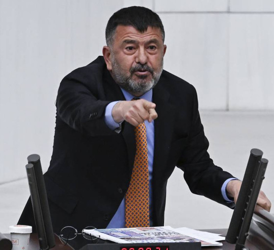 TBMM Genel Kurulu'nda CHP'li Veli Ağbaba ile AKP'liler arasında laf dalaşı : 'Utanmaz adam', 'şeref yoksunu'