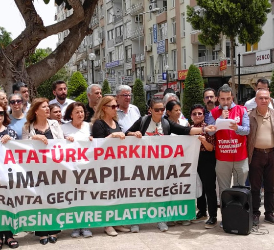 Mersin Çevre Platformu liman genişletme projesine karşı eylemde: 'Patronlar istedi diye parkımız elimizden alınıyor'
