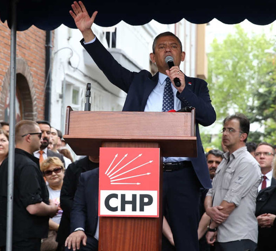 Özgür Özel: Staj ve çıraklık sigortası mağdurlarının yanlarında duracağız