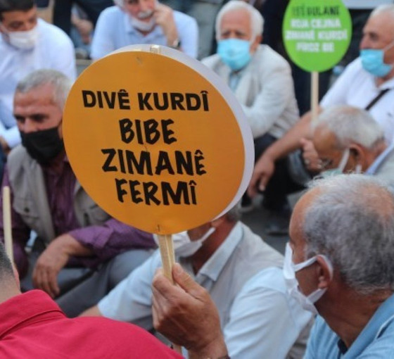 Eğitimciler okulda, sağlıkçılar hastanede, avukatlar adliyede Kürtçe istiyor: 'Devletin en büyük eksikliğidir'