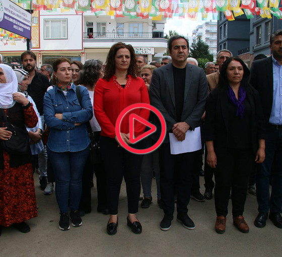 Kobanê Davası Diyarbakır'da protesto edildi: 'Kumpaslar, haklı davamızı geriletmeyecek'