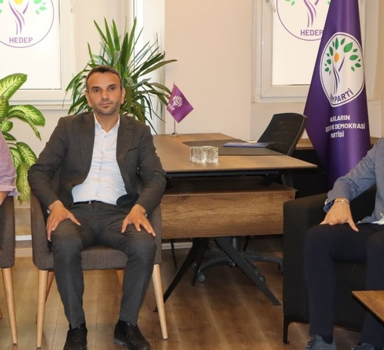 Özgür Çelik'ten DEM Parti İl Başkanlığına dayanışma ziyareti
