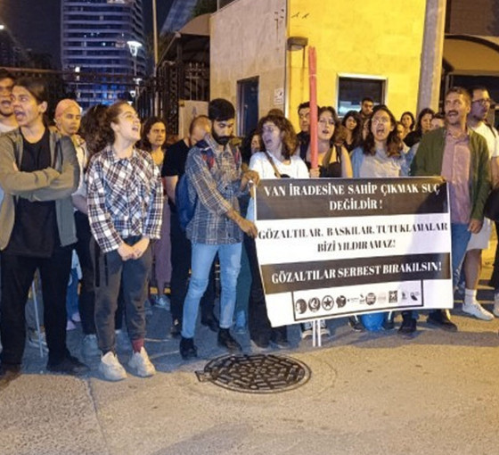 İzmir, İstanbul ve Manisa'da gözaltına alınanlardan 18'i tutuklandı