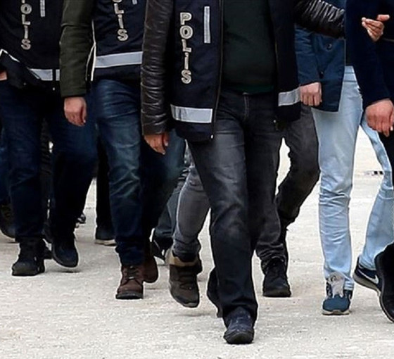 Urfa'daki ev baskınlarında beş DEM Partili gözaltına alındı: 'Halkın iradesine saldırı ve siyasi darbe girişimi'