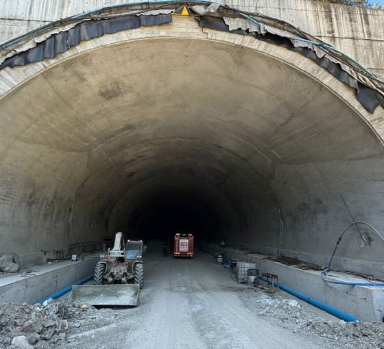 Trabzon'da tünel inşaatında iskele çöktü: Bir işçi yaralandı