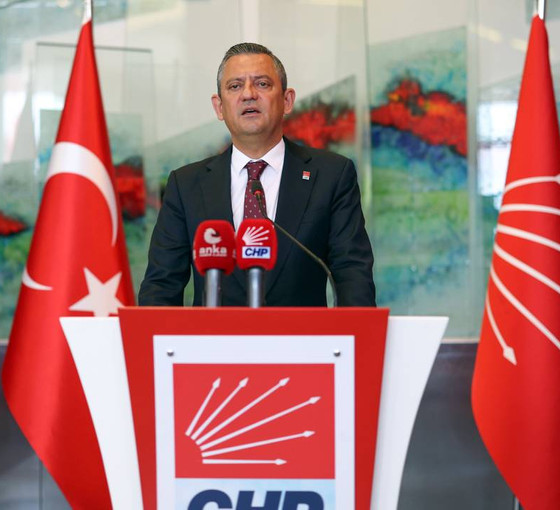 Özel'den köpek katliamı önerisine tepki: Parayı seçime harcadık, uyutalım demenin tutar tarafı yok