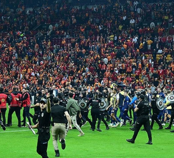 Galatasaray-Fenerbahçe derbisinin cezaları açıklandı