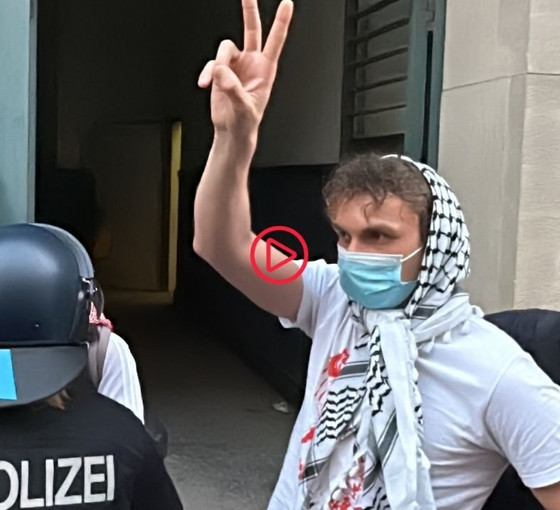 Humboldt Üniversitesi'nde Gazze eylemleri devam ediyor: Öğrenciler zorla binadan çıkarıldı