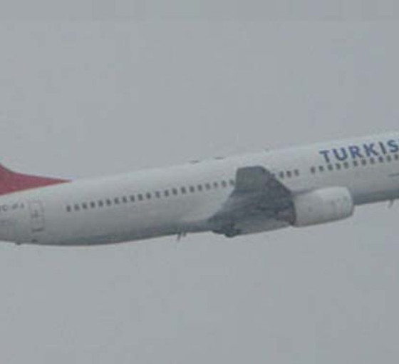 Kıdık: Türbülansa giren THY uçağında hostesin beli kırıldı