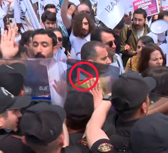 Bakanlığa yürüyen öğretmenlere polis müdahalesi: 'Patronlardan korkmuyoruz, geri adım atmıyoruz'