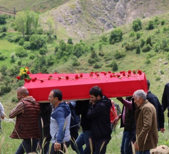 Cezaevinde vefat eden 27 yıllık mahpus Ergün Akdoğan, memleketinde defnedildi
