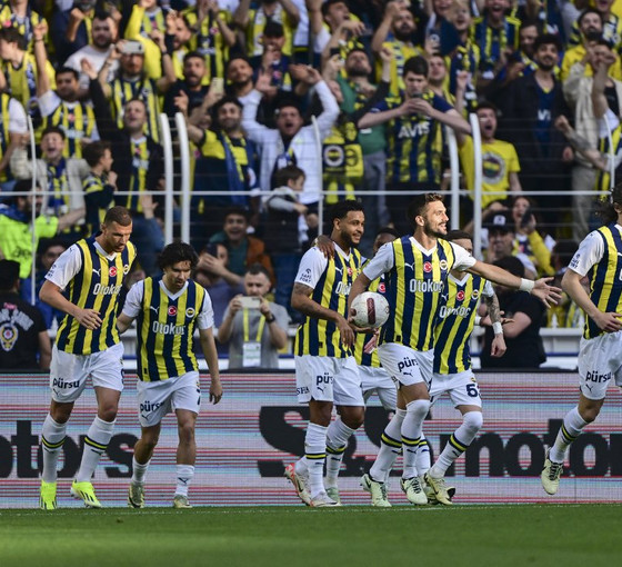 Fenerbahçe taraftarına 6 golle veda etti