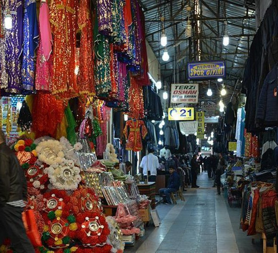 Son bir yılda esnaf sayısı 117 bin, sigortalı çalışan sayısı 560 bin kişi azaldı