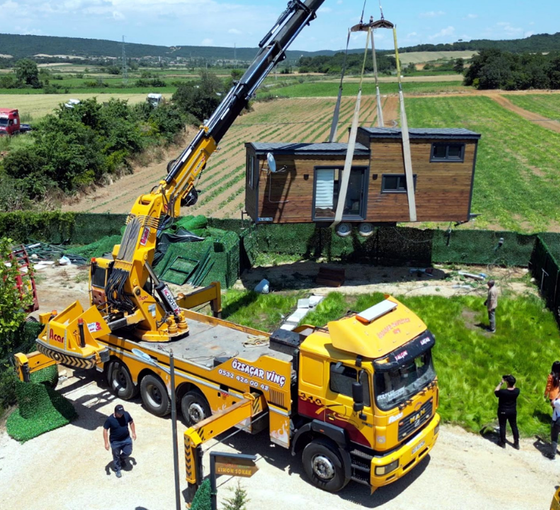 Edirne'de tarım arazilerine izinsiz yerleştirilen 'tiny house'lar kaldırılıyor