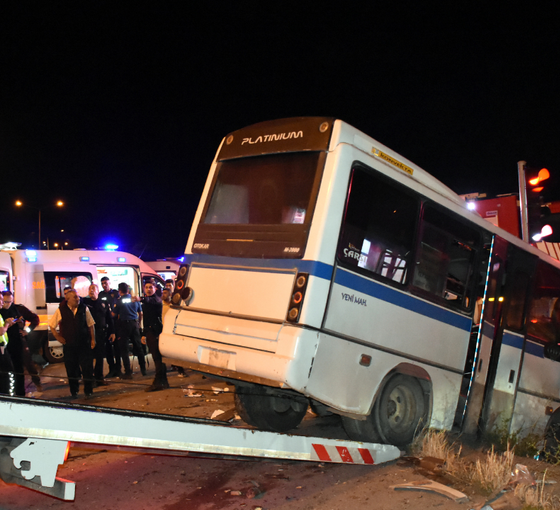 Kırıkkale'de trafik kazası: 22 yaralı