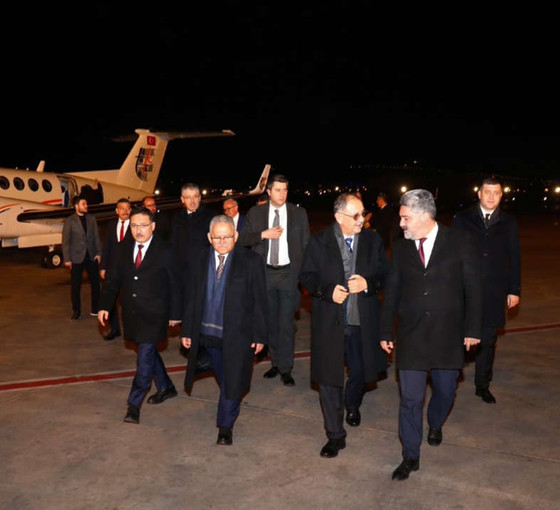 CHP Grup Başkanvekili Başarır: Bakan Özhaseki evine Tapu ve Kadastro'nun haritalama uçağıyla gidiyor