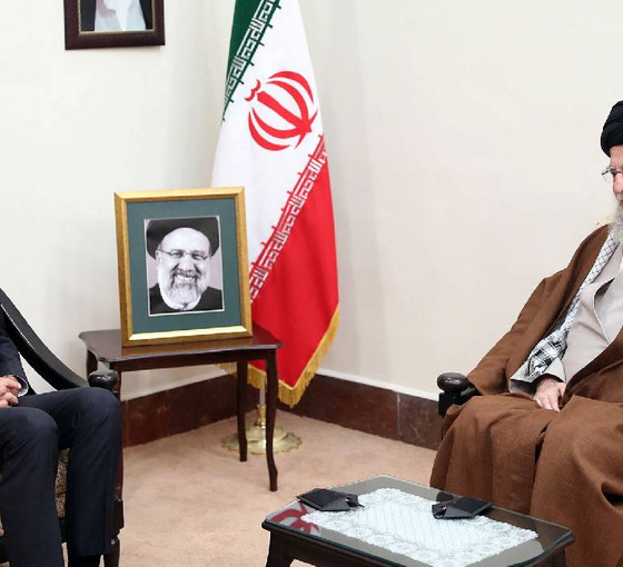 Esad'ı kabulünde Direniş Ekseni'nin önemini vurgulayan Hamaney, ABD'li öğrencilere 'Tarihin doğru tarafındasınız' diye seslendi