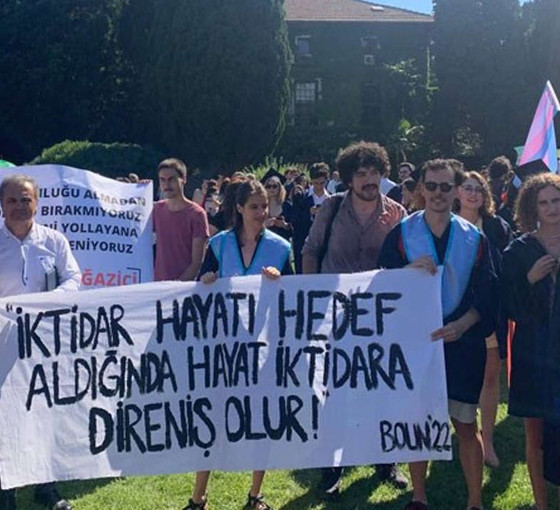 CHP'den toplu mezuniyet iptaline karşı soru önergesi: Boğaziçi Üniversitesi’nde bir gelenek yok edilmek isteniyor