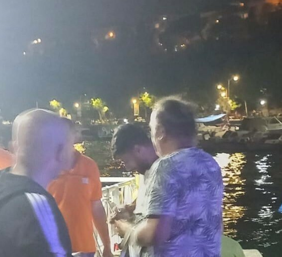 Haydarpaşa açıklarında batma tehlikesi geçiren teknedeki 10 kişi kurtarıldı