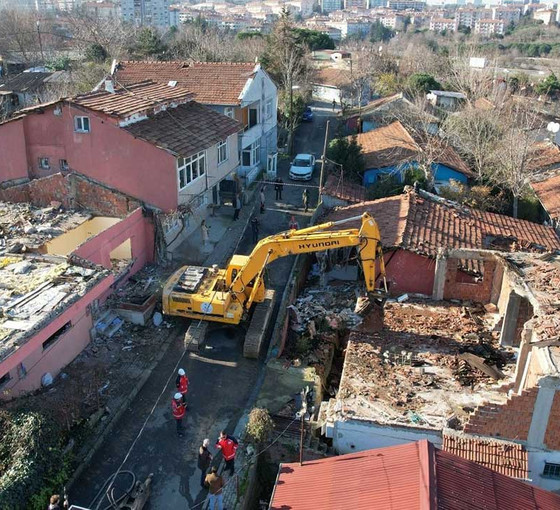 İBB, İstanbul'da hemen yıkılabilecek çok riskli 1556 bina belirledi