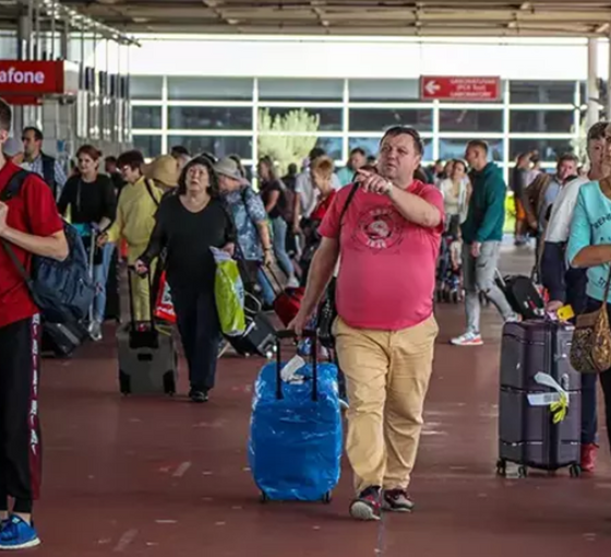 Türkiye'ye de tatil satan Alman turizm devi FTI iflas etti