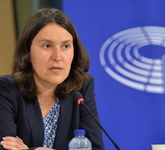 Kati Piri’den Erdoğan’a kayyım tepkisi: Partisine oy verilince demokrasiye inanıyor