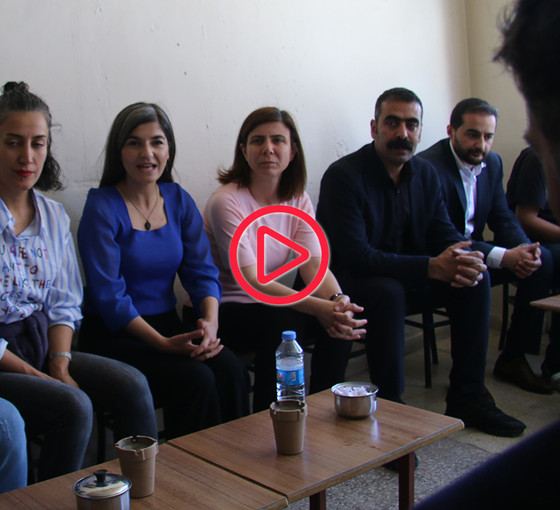 DEM Partili belediye eşbaşkanları Hakkari'de esnafı ziyaret etti: 'Kürtlerin iradesini gasp etmek istiyorlar'
