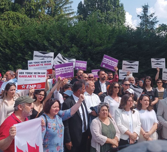 DEM Parti’den Meclis önünde kayyım protestosu: ‘Gasp edilen Türkiye halklarının demokrasi ve barış talebidir’