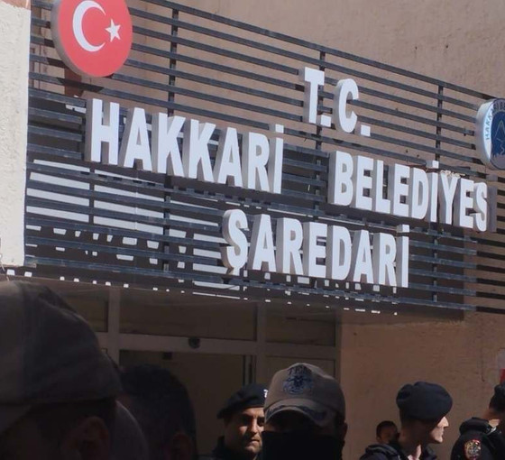 Hakkari'de kayyıma giden yolu 'Annemin Gözyaşları' ile açmışlar