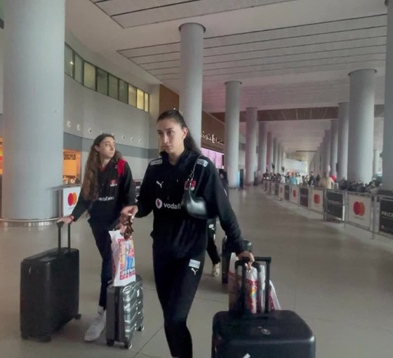 Ekonomi sınıfında gittiler, ABD dahil 4 takımı yenip 'business' ile döndüler