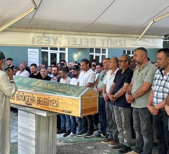 Kocaeli'de tersanedeki gemide çıkan yangında yaralanan personel öldü