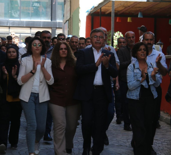 KESK, Hakkari'den iktidara seslendi: Seçilmiş eşbaşkan Akış'ı görevine iade edin