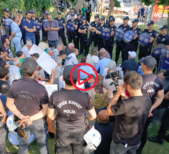 Adana'da DEM Parti'nin kayyım nöbetine polis ablukası, arbede yaşandı