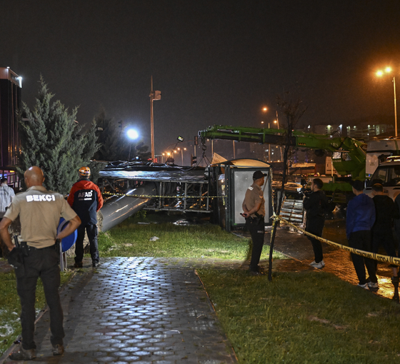 Ankara'da fırtına'da reklam panosu düştü: 1 kişi öldü