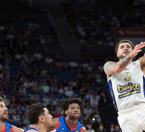 Fenerbahçe Beko, Anadolu Efes'i farklı geçti: Şampiyonluğa bir maç uzaktalar