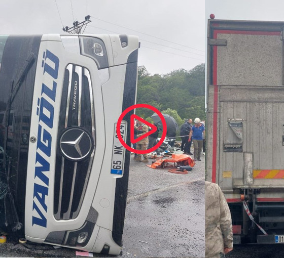Bitlis'te otobüs ile kamyonun çarpışma anı güvenlik kamerasında