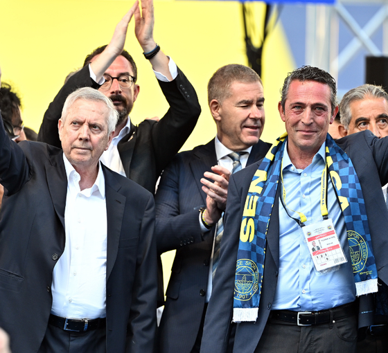 Aziz Yıldırım teşekkür konuşması yaptı, Ali Koç yeniden Fenerbahçe başkanı seçildi