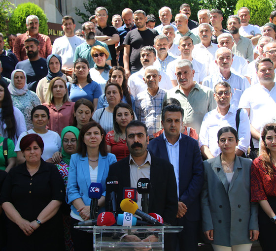 Doğan Hatun'dan Yeni Şafak'a yanıt : Ancak halkın yanında diz çökeriz
