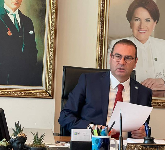 Meral Akşener'in resimlerinin kaldırılmasını önermişti: İYİ Partili Rıdvan Uz, ihraç talebiyle disipline sevk edildi