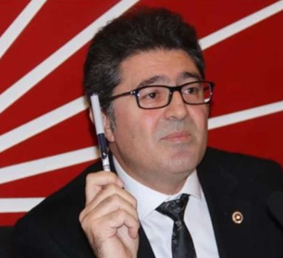 CHP'den MHP'ye sert yanıt: Bu iki iri kıyım vampir kılıklıyı uyarıyoruz...