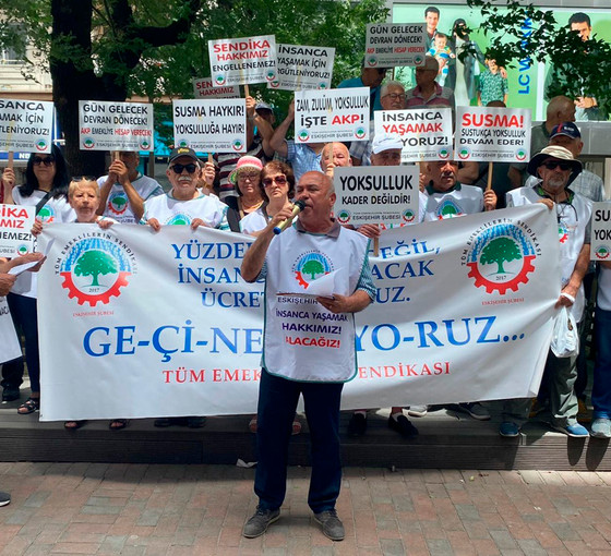 Emeklilerin maaş ve bayram ikramiyesi tepkisi sürüyor: Nerede sizin adaletiniz?