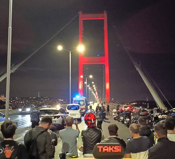Boğaz Köprüsü’nde bireysel eylem: Köprü yeniden trafiğe açıldı