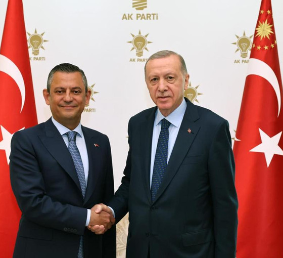 Erdoğan'dan Özgür Özel açıklaması: 'CHP'nin başındaki arkadaş iade-i ziyaretimizi hazmedemedi'