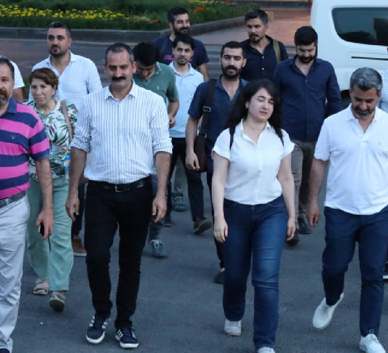 'Kayyım nöbetleri' 12'nci gününde: 'Hakkari Belediyesi'ni geri alıncaya kadar eyleme devam edeceğiz'